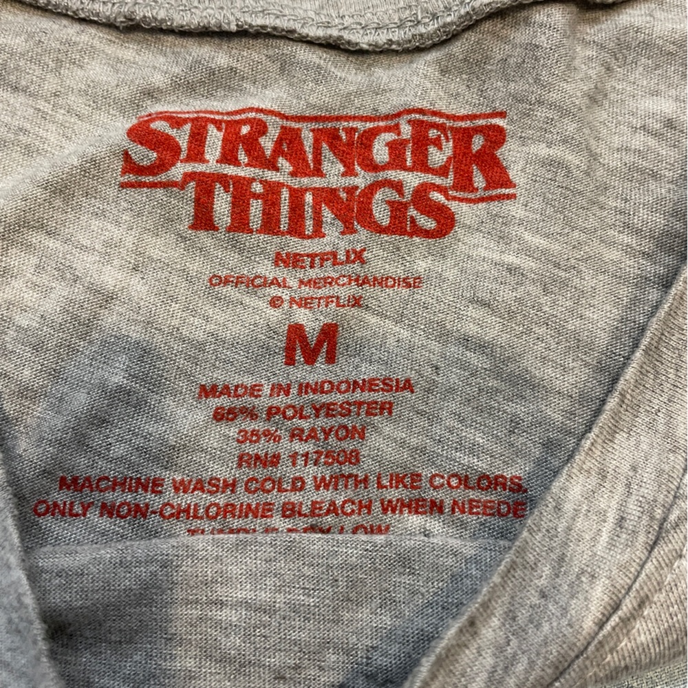 Netflix Stranger Things Tee Size Medium - Picture 4 of 4